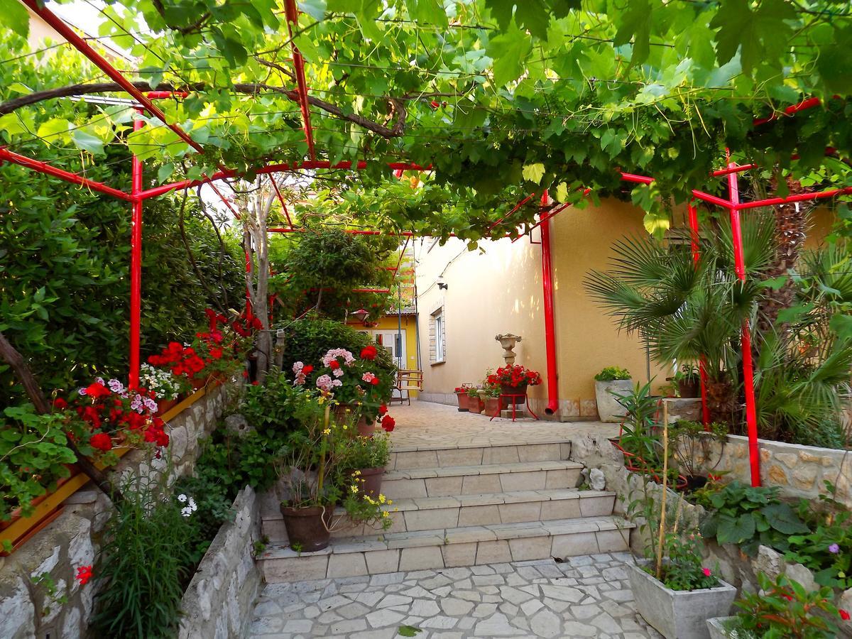 Apartments Maricic 200 Meters From The Beach Novi Vinodolski Buitenkant foto