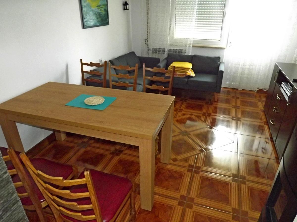 Apartments Maricic 200 Meters From The Beach Novi Vinodolski Buitenkant foto