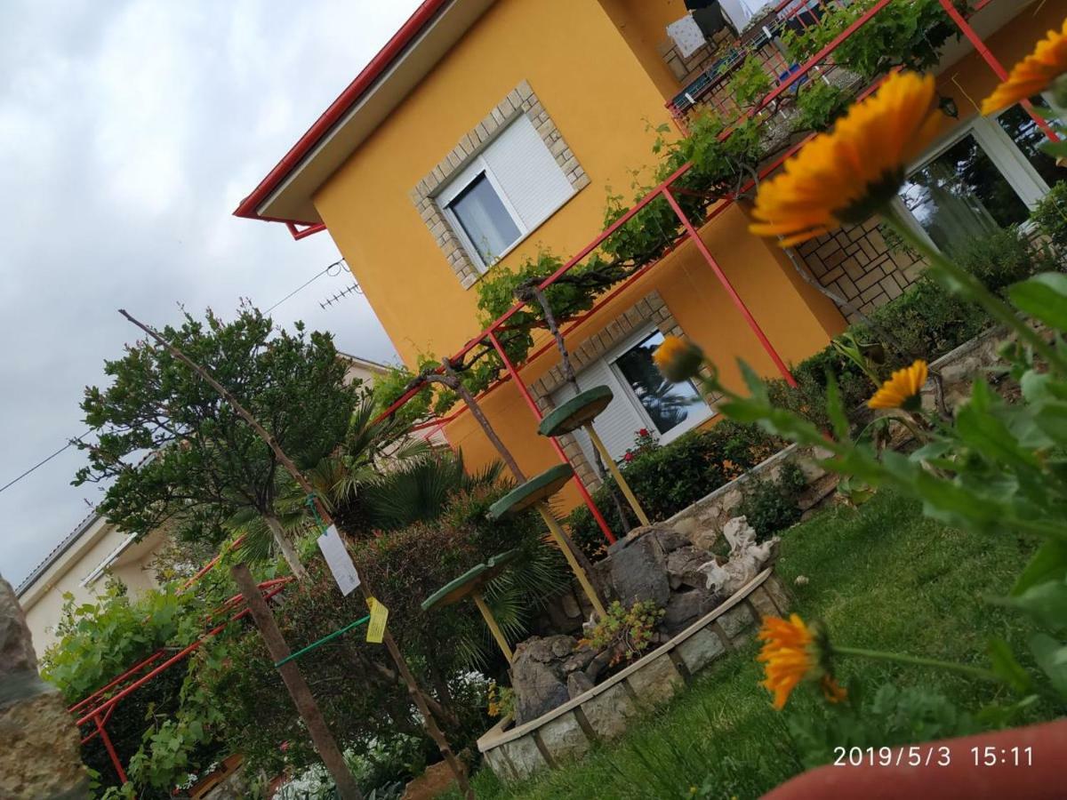 Apartments Maricic 200 Meters From The Beach Novi Vinodolski Buitenkant foto