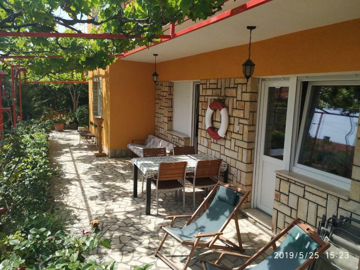 Apartments Maricic 200 Meters From The Beach Novi Vinodolski Buitenkant foto