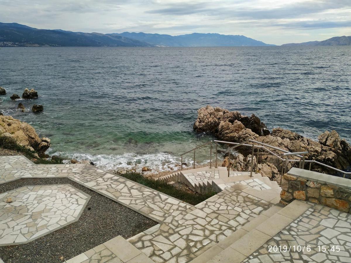 Apartments Maricic 200 Meters From The Beach Novi Vinodolski Buitenkant foto